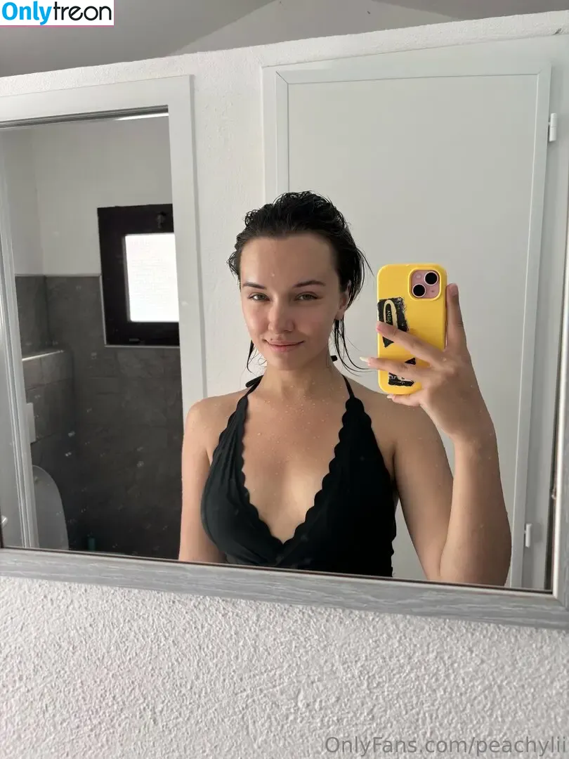peachylii nude photo #0023 (peachllii)