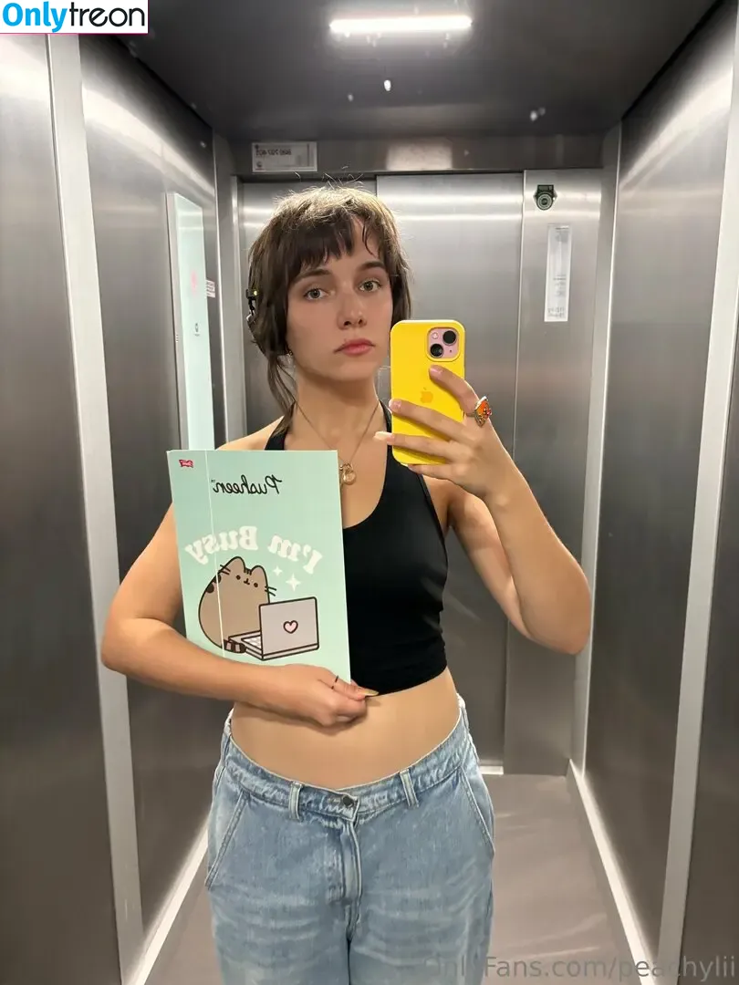 peachylii голая photo #0029 (peachllii)