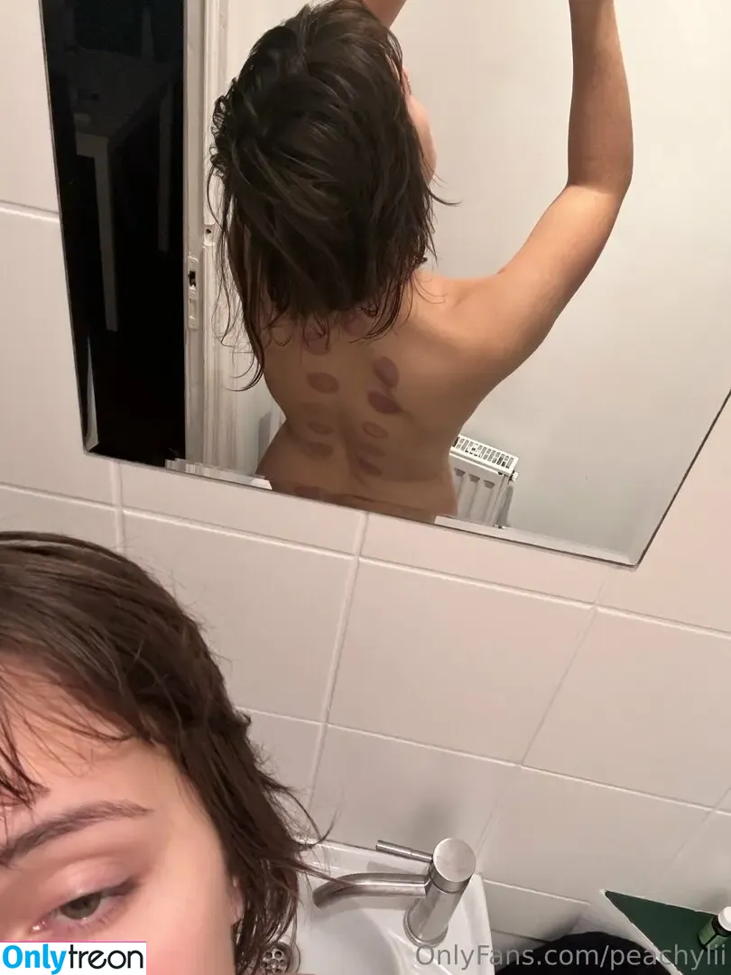 peachylii голая photo #0038 (peachllii)