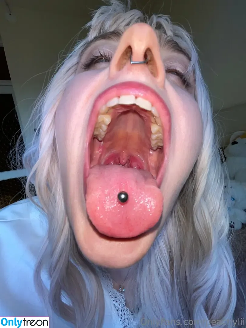 peachylii голая photo #0071 (peachllii)