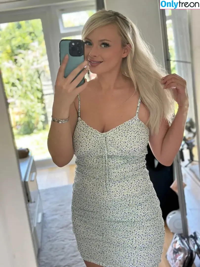 Peachyskye nude photo #0012 (peachyskyeofficial)