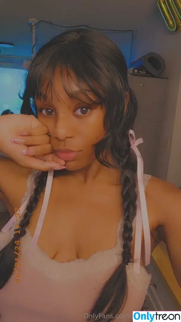 peachysodaaa голая photo #0037 (peachysodaaa)