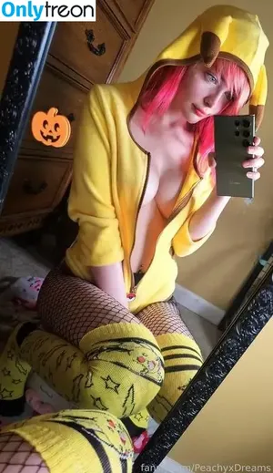 PeachyxDreams / peacchy_dreams / peachy.x.dreams nude photo #0200