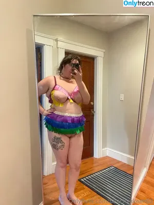 peachyxkeen02 / peachykeen_official nude photo #0005