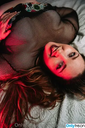 peachyxkeen02 / peachykeen_official nude photo #0039