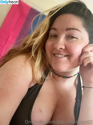 peachyxkeen02 / peachykeen_official nude photo #0042