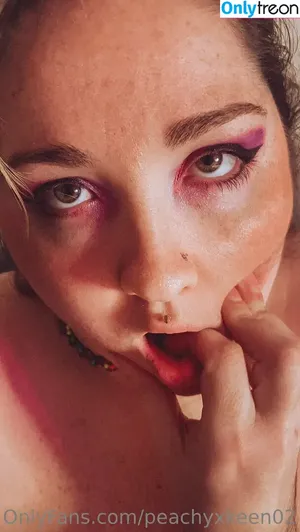 peachyxkeen02 / peachykeen_official nude photo #0045