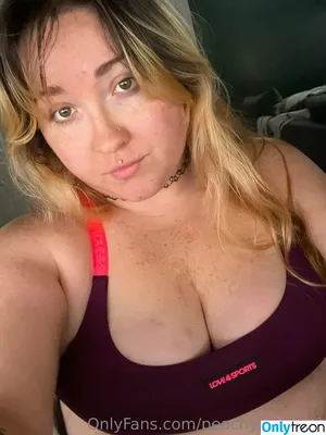 peachyxkeen02 / peachykeen_official nude photo #0060