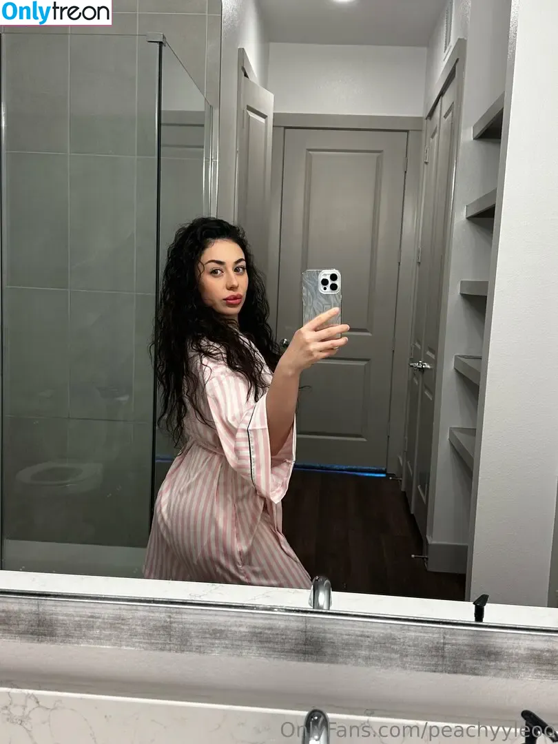 Peachyyleoo nude photo #0039 (Jasminponceee / peachyytown)