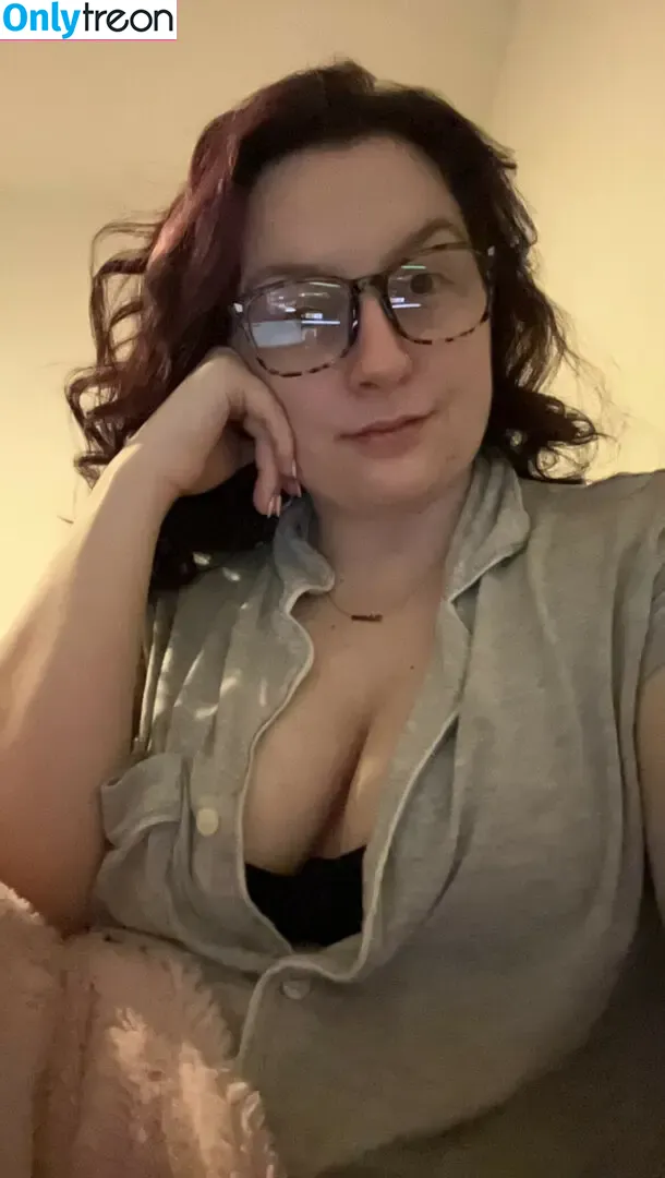 Penguinh0e nude photo #0032 (penguinhoe)