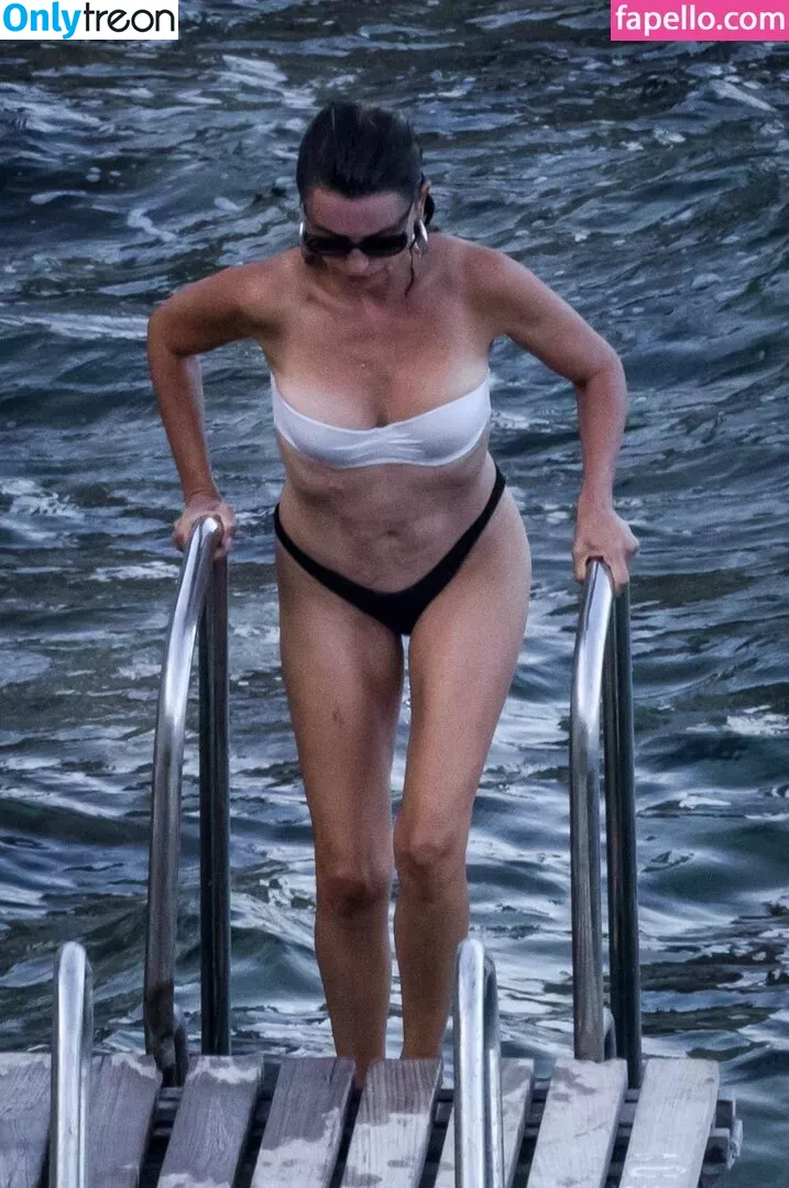 Penélope Cruz nude photo #0290 (PenelopeCruzOfi / penelopecruzoficial)