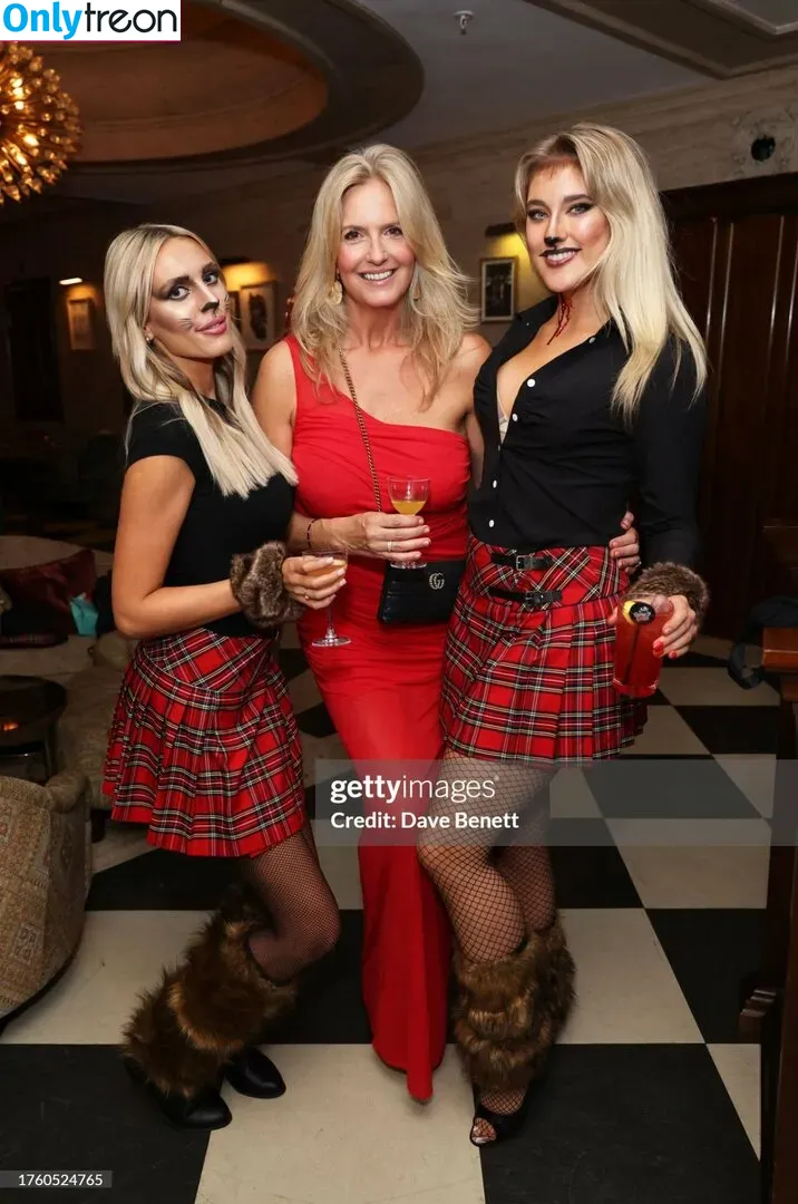 Penny Lancaster голая photo #0022 (penny.lancaster)