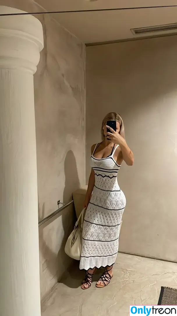 peraroeleonora nude photo #0020 (eleonoraof)