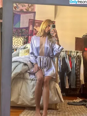  nude photo #0009