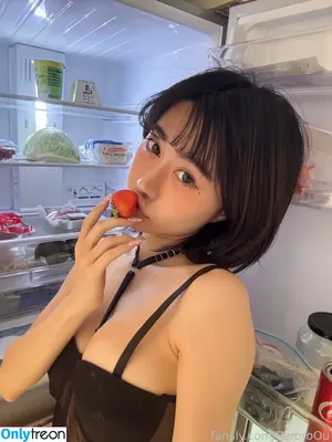 Peroro Ou / petiteasian.peroro nude photo #0022