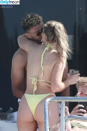 Perrie Edwards / perrieedwards фото голая #0405
