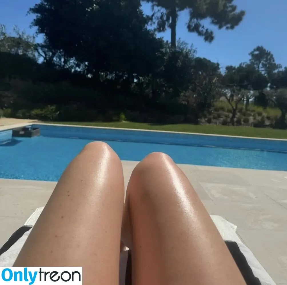 Perrie Edwards голая photo #0391 (perrieedwards)