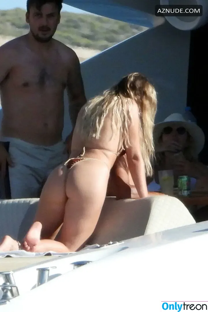 Perrie Edwards nude photo #0395 (perrieedwards)