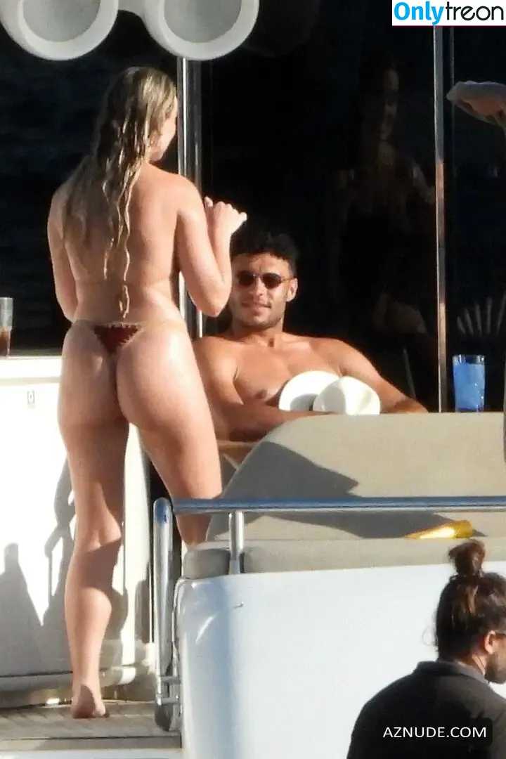 Perrie Edwards nude photo #0423 (perrieedwards)