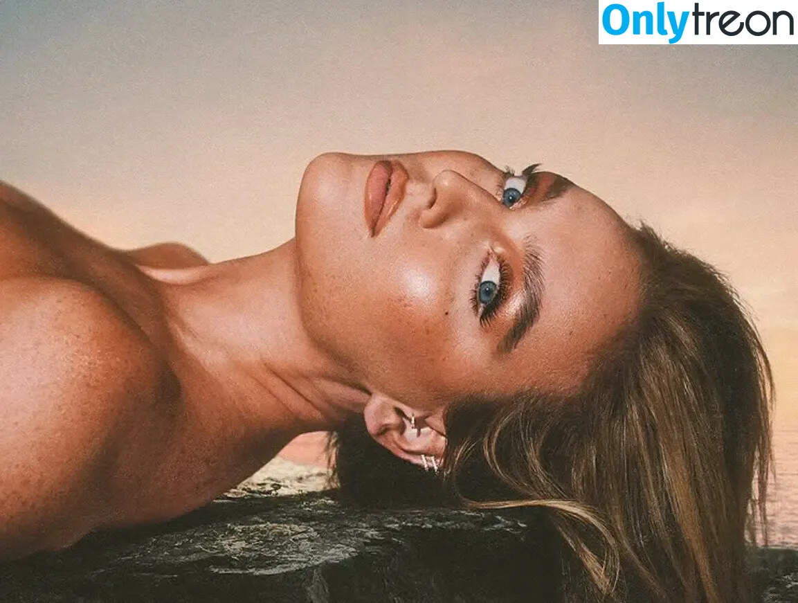 Perrie Edwards nude photo #0445 (perrieedwards)