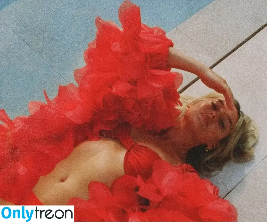 Perrie Edwards nude photo #0446 (perrieedwards)