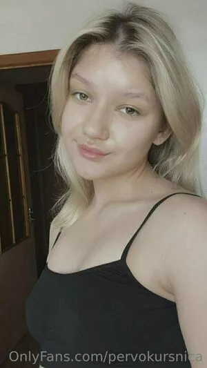 pervokursnica / pervokative nude photo #0071