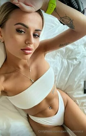pervokursnica / pervokative nude photo #0097