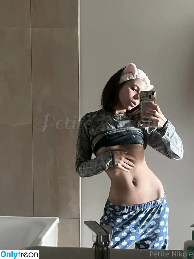 petitenikole nude photo #0020 (petitenikole)