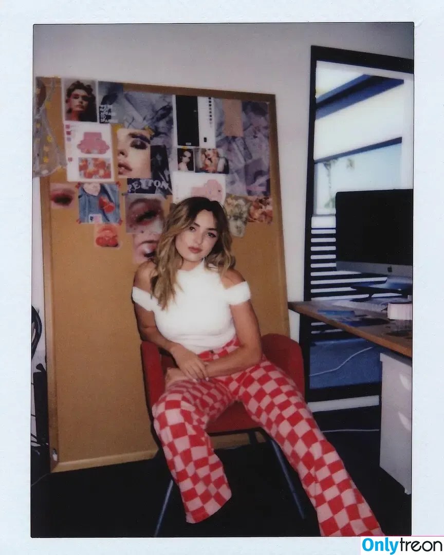 Peyton List nude photo #0595 (PeytonList / dammitpayton)