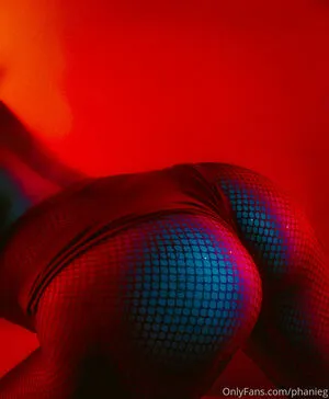 Phaine Gibouyeaux / phanieg / phaniegibouyeaux nude photo #0078