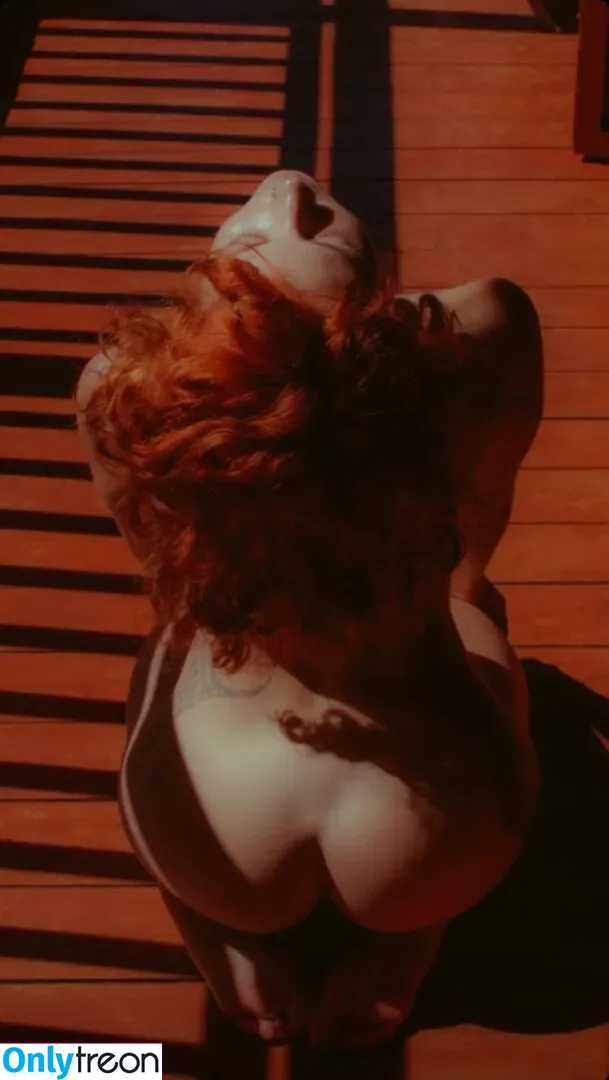 Phaine Gibouyeaux nude photo #0001 (phanieg / phaniegibouyeaux)