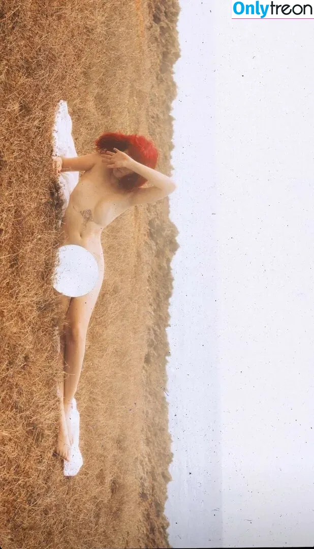 Phaine Gibouyeaux nude photo #0014 (phanieg / phaniegibouyeaux)