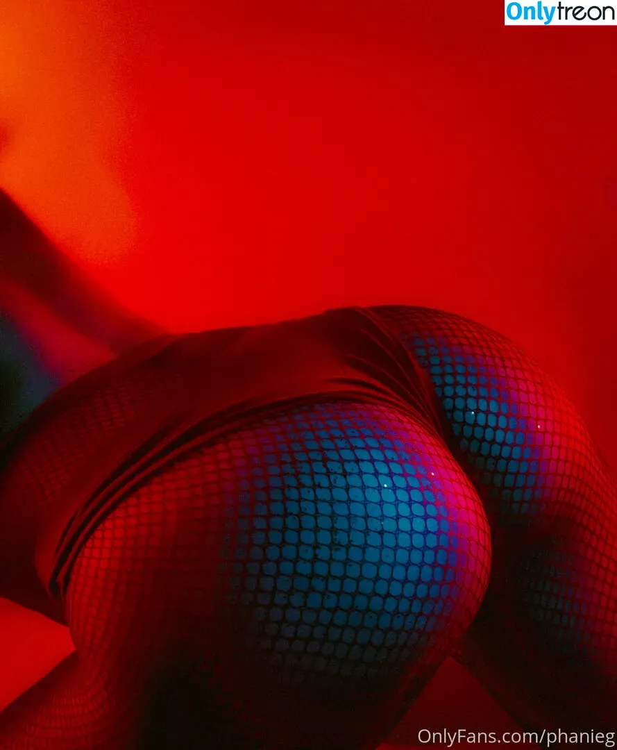 Phaine Gibouyeaux nude photo #0078 (phanieg / phaniegibouyeaux)