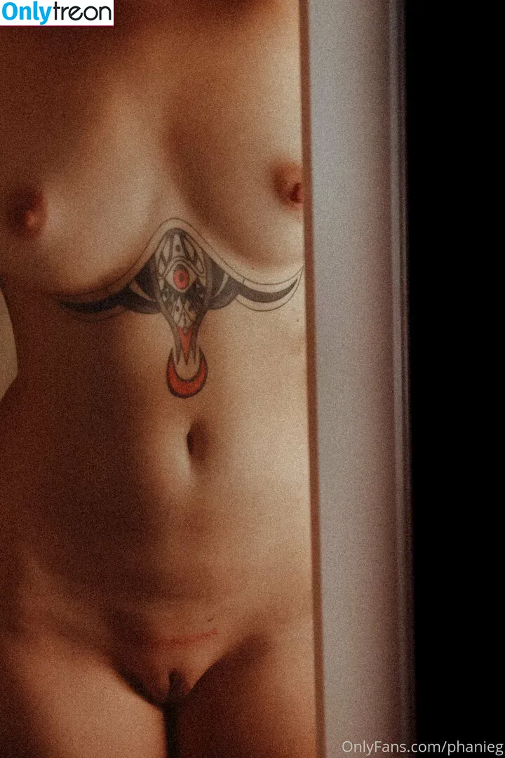 Phaine Gibouyeaux nude photo #0081 (phanieg / phaniegibouyeaux)
