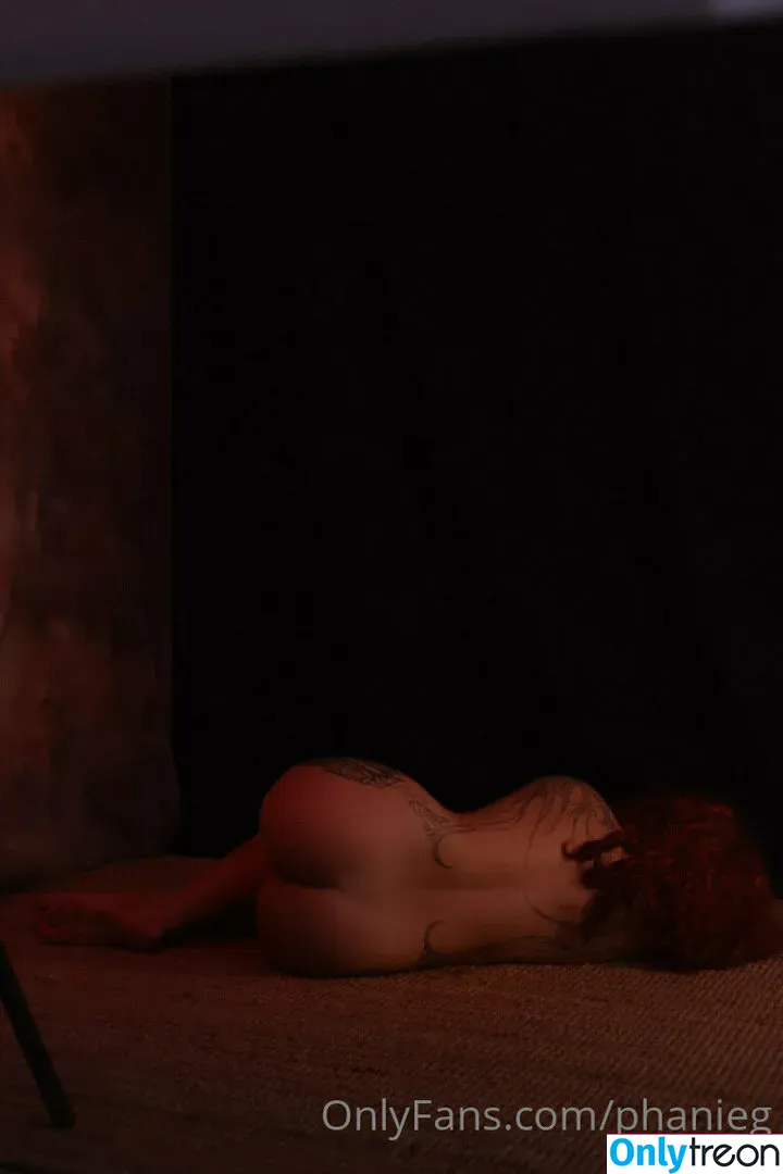 Phaine Gibouyeaux nude photo #0111 (phanieg / phaniegibouyeaux)
