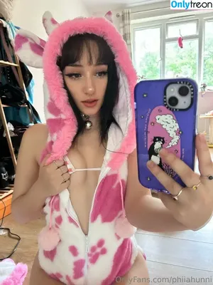 Phiiahunni / Neko.Phia nude photo #0017