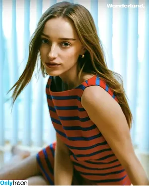 Phoebe Dynevor / phoebedynevor nude photo #0121