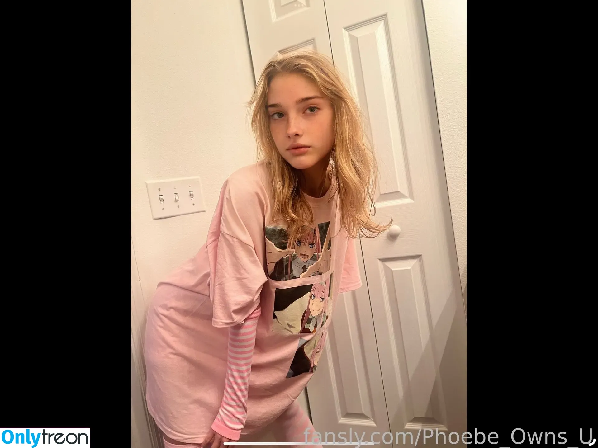 Phoebe_Owns_U nude photo #0002 (lil_phoebeee_)