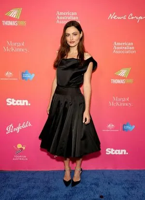 Phoebe Tonkin / phoebejtonkin фото голая #0091