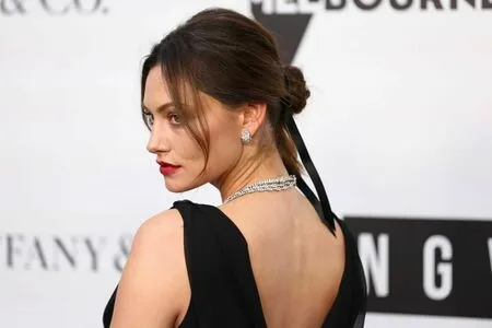 Phoebe Tonkin / phoebejtonkin фото голая #0109