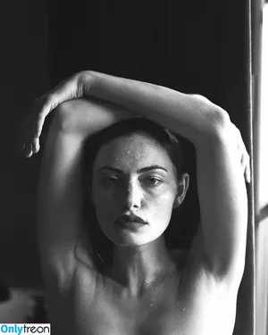 Phoebe Tonkin / phoebejtonkin nude photo #0427