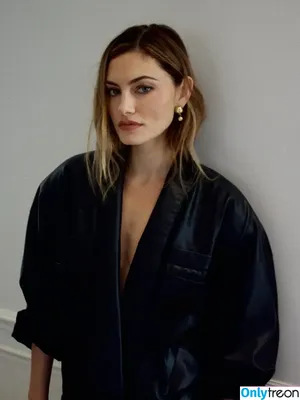 Phoebe Tonkin / phoebejtonkin nude photo #0465