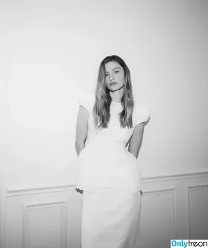 Phoebe Tonkin / phoebejtonkin nude photo #0489