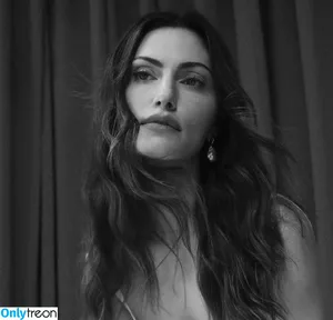 Phoebe Tonkin / phoebejtonkin nude photo #0495