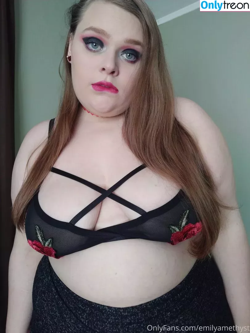 phoebegoth nude photo #0032 (phoebegoth)