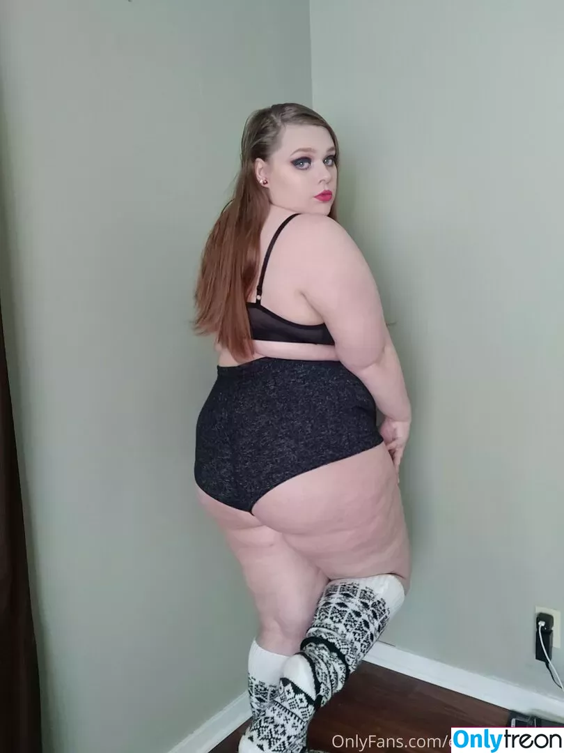 phoebegoth nude photo #0038 (phoebegoth)