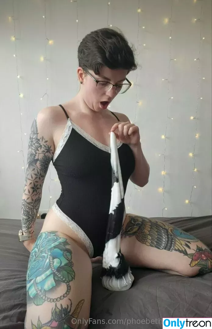 phoebetheunistudent nude photo #0483 (unironicfeminism)