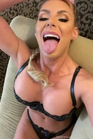 phoenixmarie / pmarizzle nude photo #0069