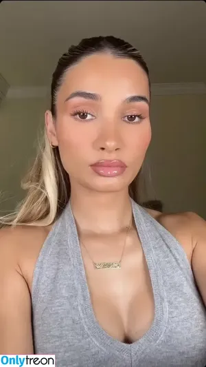 Pia Mia Perez / piamia / princesspiamia фото голая #0032
