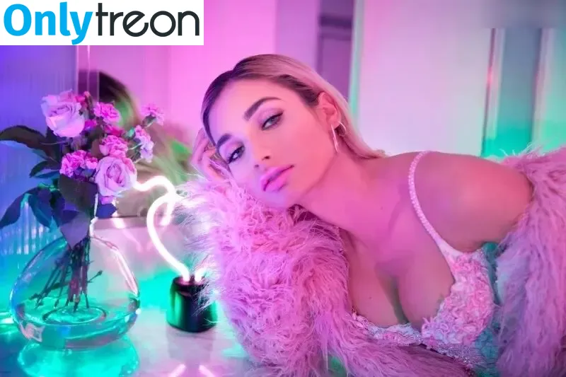 Pia Mia Perez голая photo #0089 (piamia / princesspiamia)